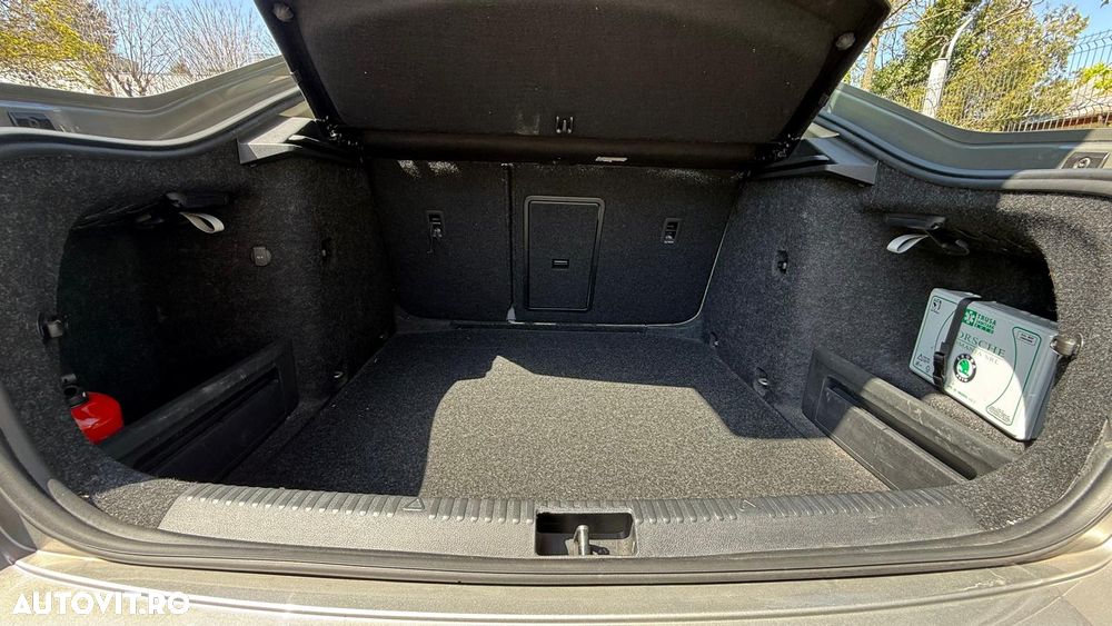 Skoda Octavia 1.6 TDI DSG Style - 29