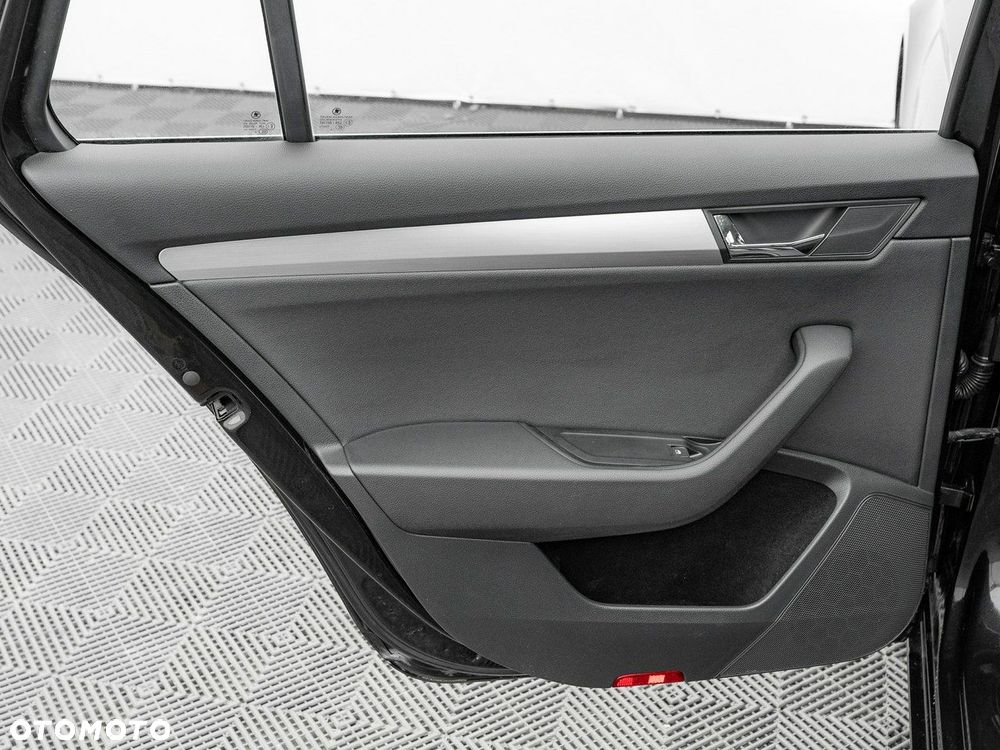 Skoda Superb 2.0 TDI Ambition DSG - 21