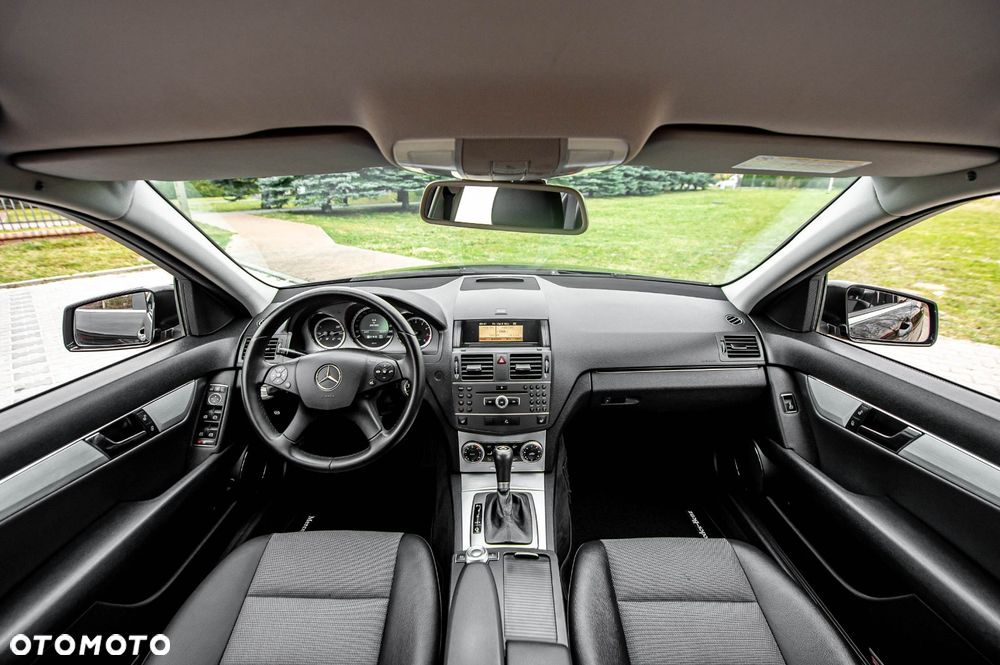 Mercedes-Benz Klasa C 180 BlueEFFICIENCY 7G-TRONIC Avantgarde - 36