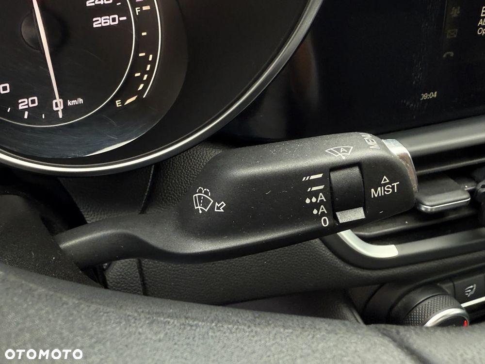 Alfa Romeo Giulia 2.2 D Turbo - 28