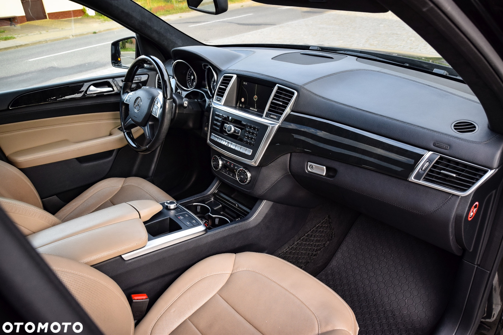 Mercedes-Benz ML 350 BlueTec 4-Matic - 16