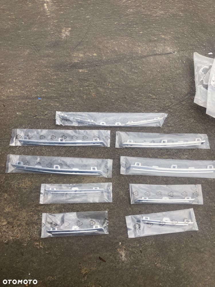 RENAULT MEGANE IV 4 CHROM CHROMY NA ATRAPĘ GRILL GRIL ZDERZAKA W ZDERZAK atrapa chromy atrapy grilla  Wwa - 1