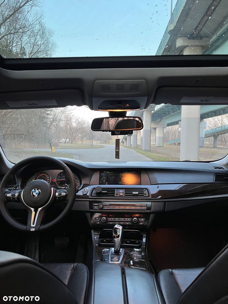 BMW Seria 5 528i xDrive - 9