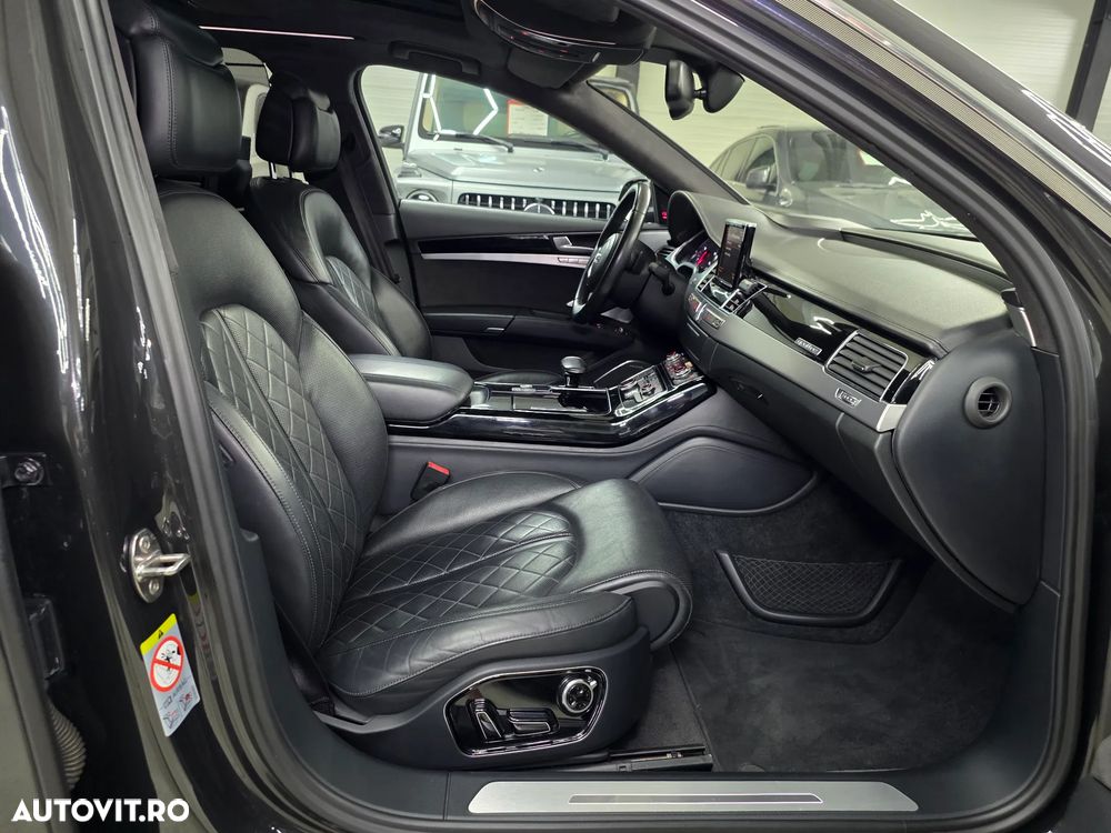 Audi A8 4.2 TDI DPF (clean diesel) quattro tiptronic Lang - 12