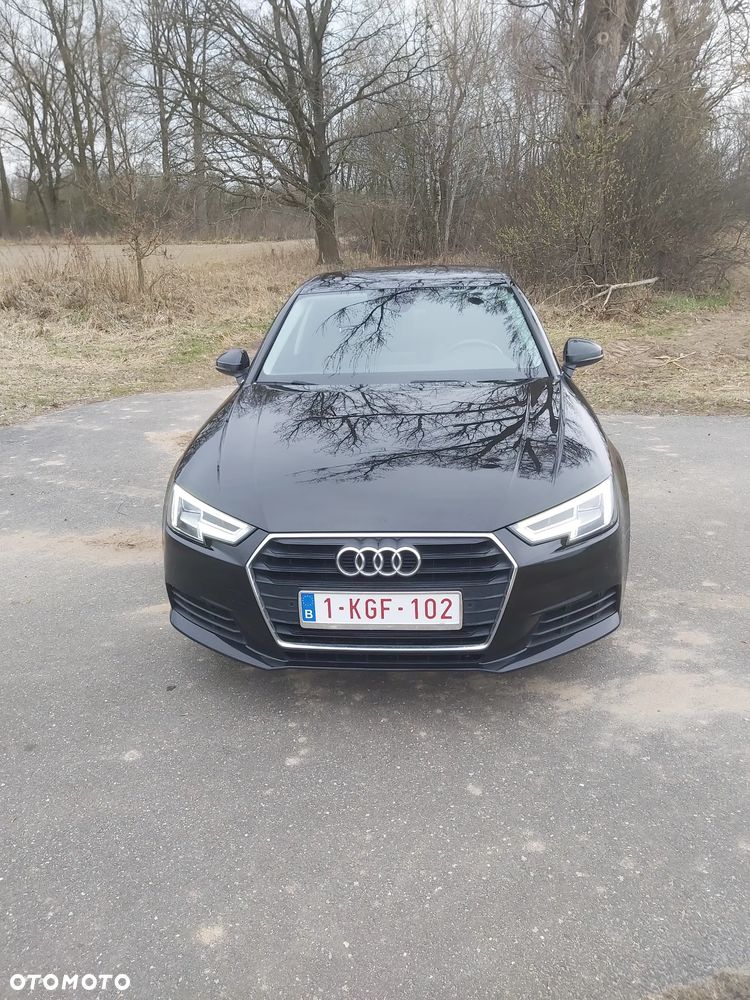 Audi A4 Limousine 30 TDI S tronic design - 4