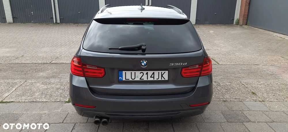 BMW Seria 3 330d Sport Line - 28