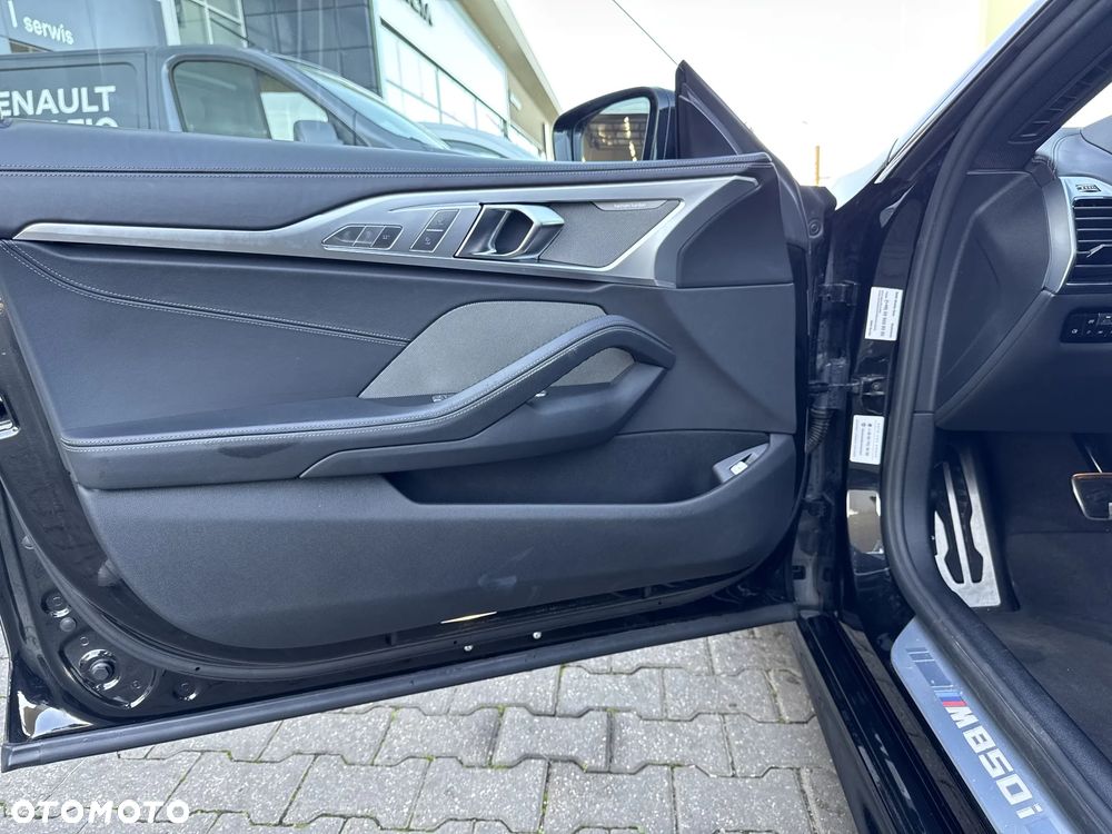 BMW Seria 8 - 11