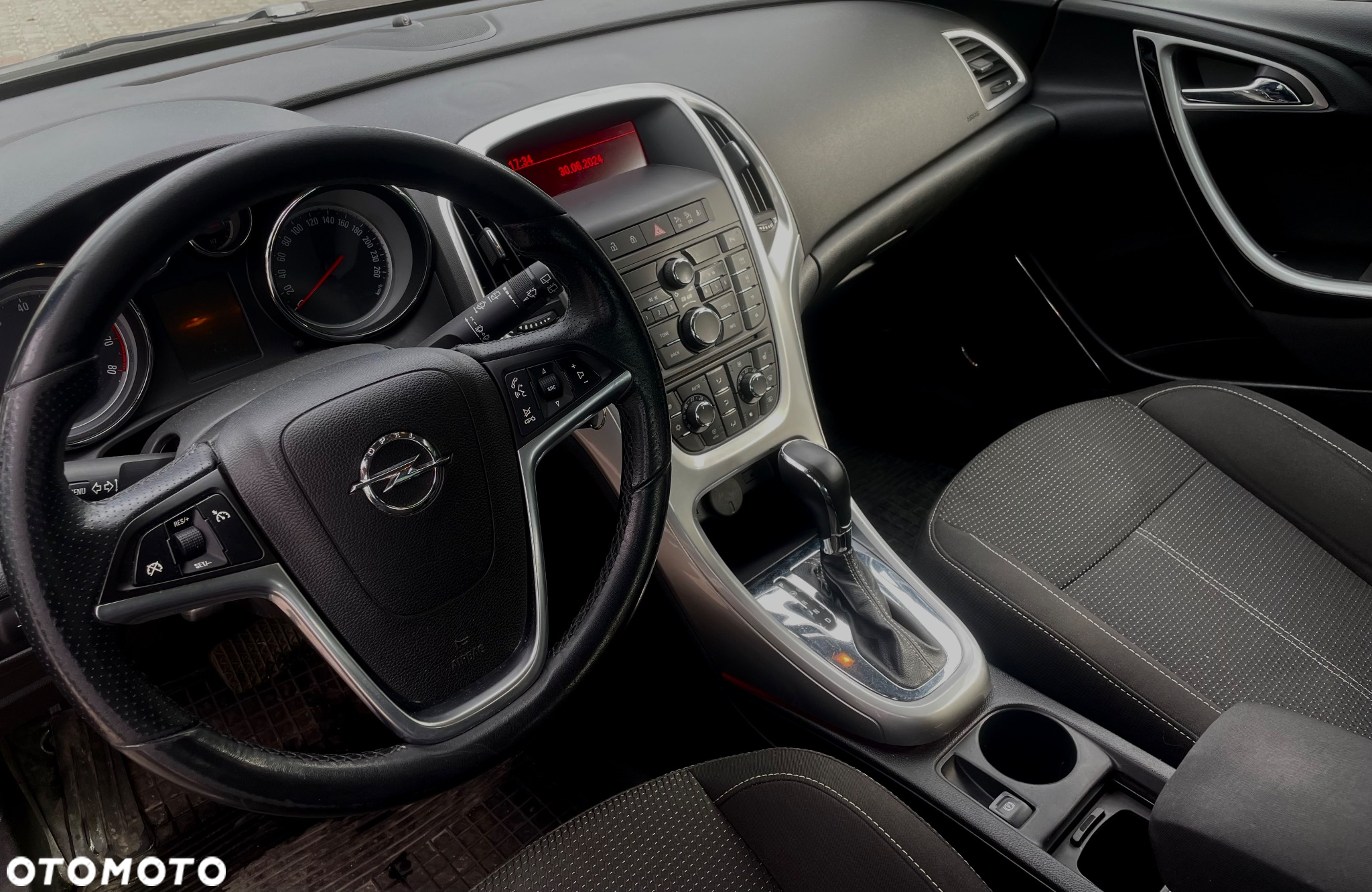 Opel Astra 1.6 Turbo Automatik Cosmo - 8