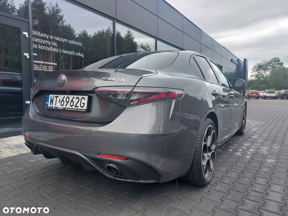 Alfa Romeo Giulia - 8