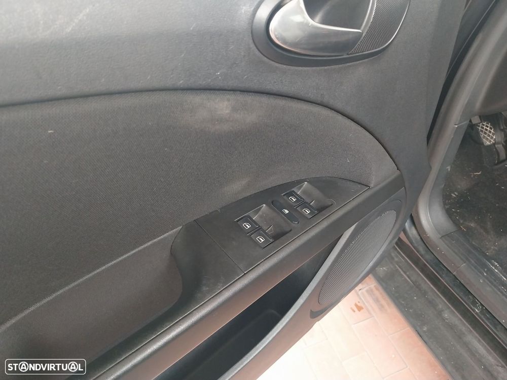 SEAT Leon 1.6 TDI ECOMOTIVE Sport Start/Stop - 3