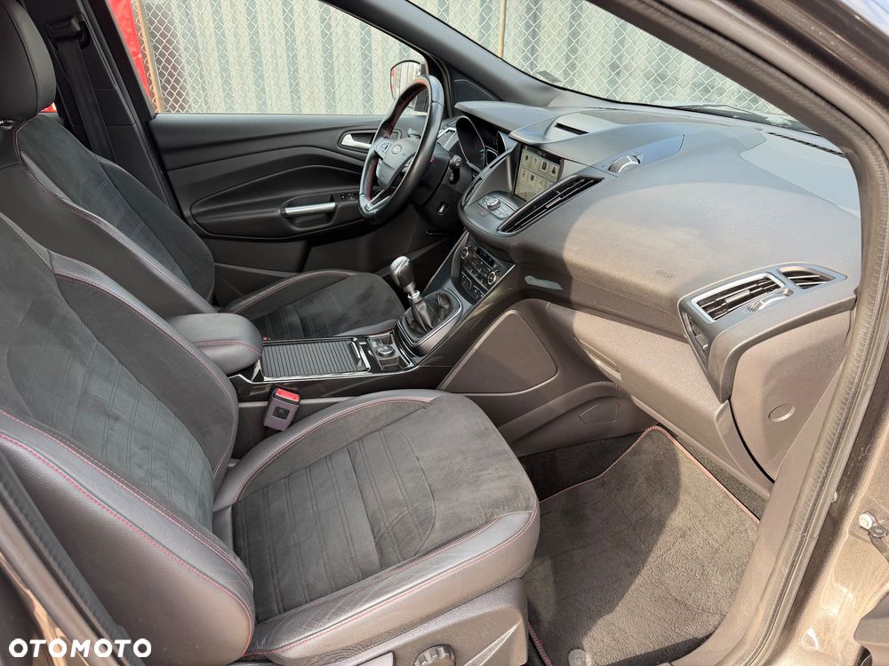 Ford Kuga 1.5 EcoBoost 2x4 ST-Line - 7