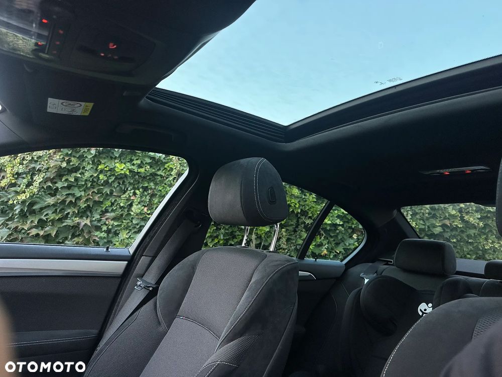BMW Seria 5 520d xDrive - 9