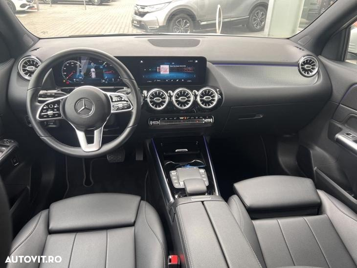 Mercedes-Benz GLA - 9