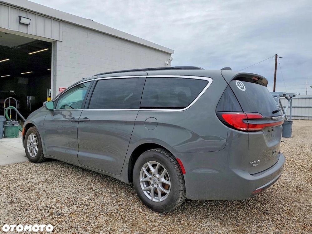 Chrysler Pacifica - 4