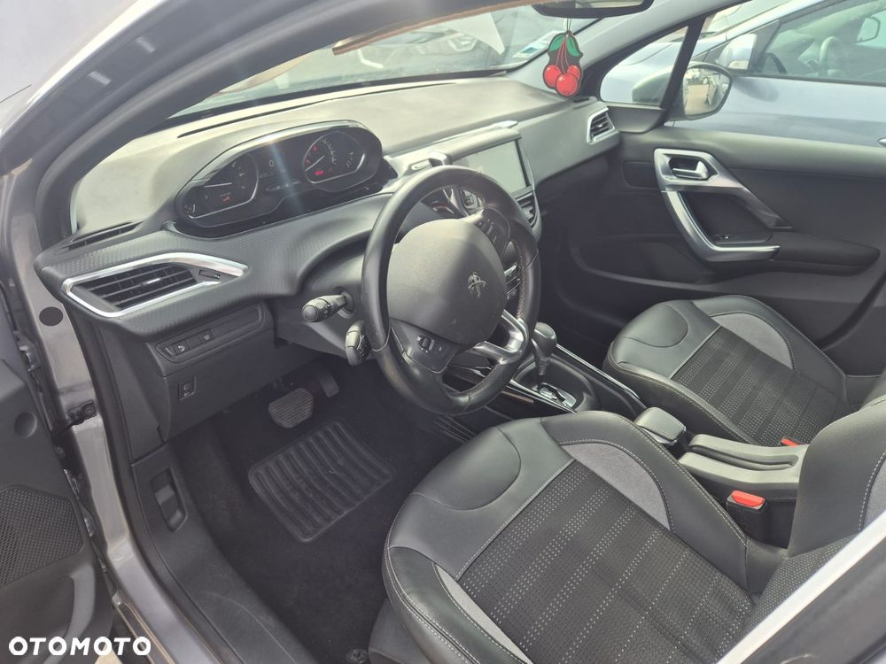 Peugeot 2008 PureTech 110 GPF Stop&Start EAT6 Allure - 15