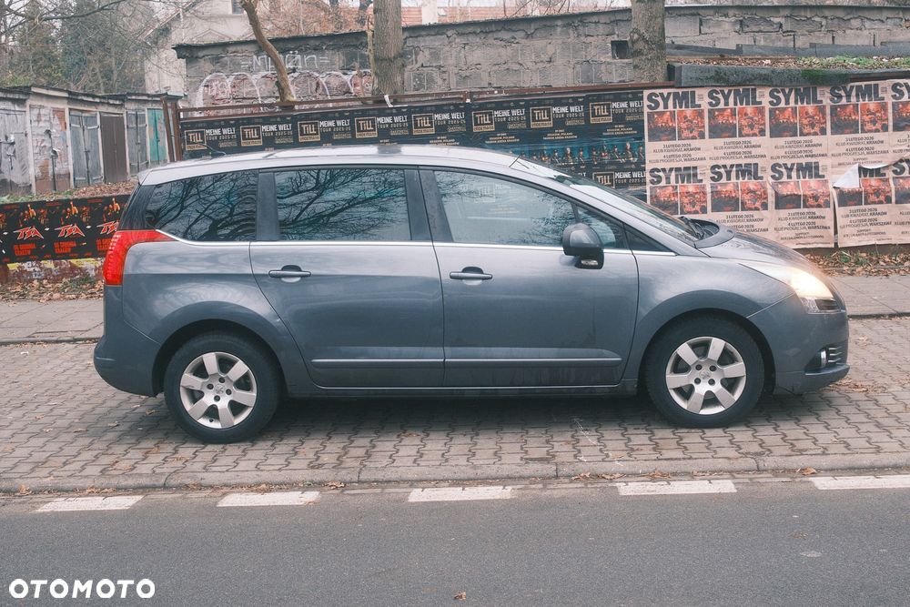 Peugeot 5008 - 3