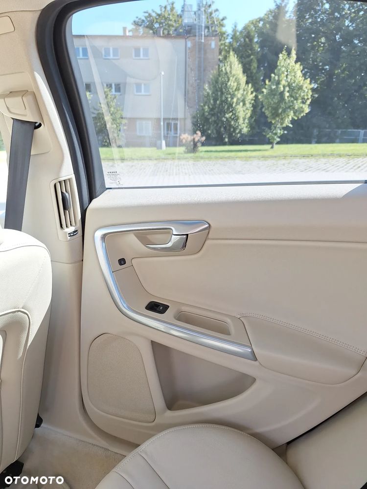 Volvo S60 T3 Summum - 21
