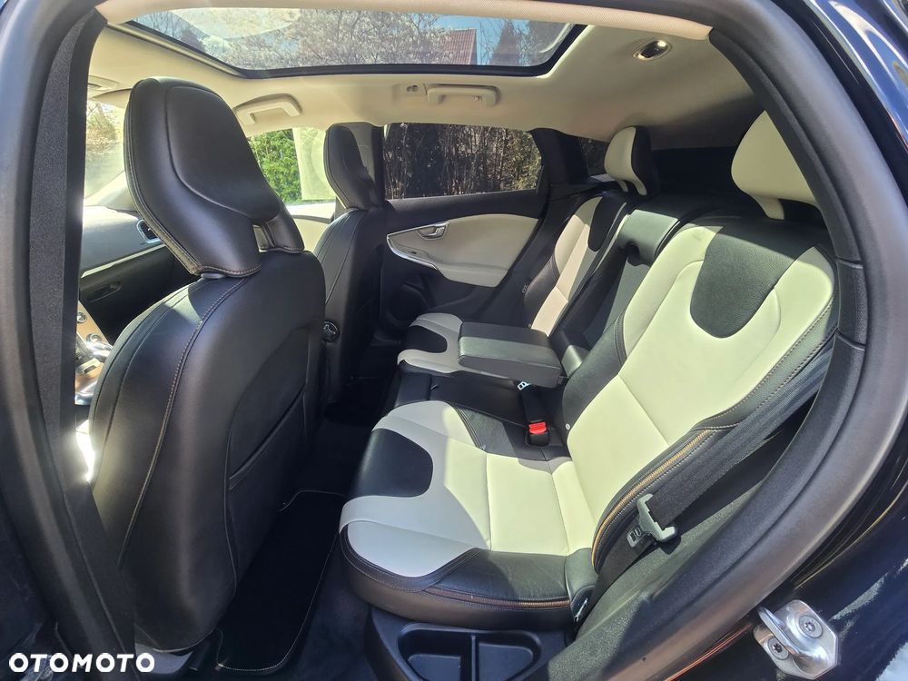 Volvo V40 D4 Geartronic Summum - 11