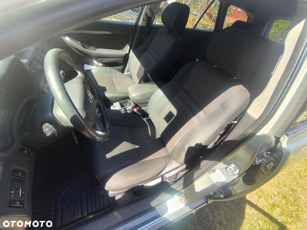 Toyota Avensis 1.8 VVT-i Automatik Sol - 15