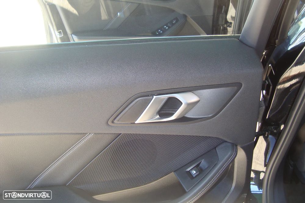 BMW 118 i Line Sport Auto - 38