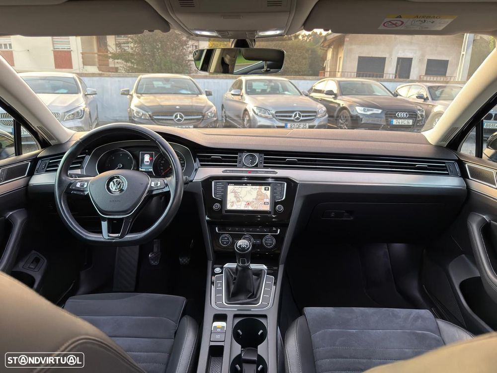 VW Passat Variant 2.0 TDi Highline - 14