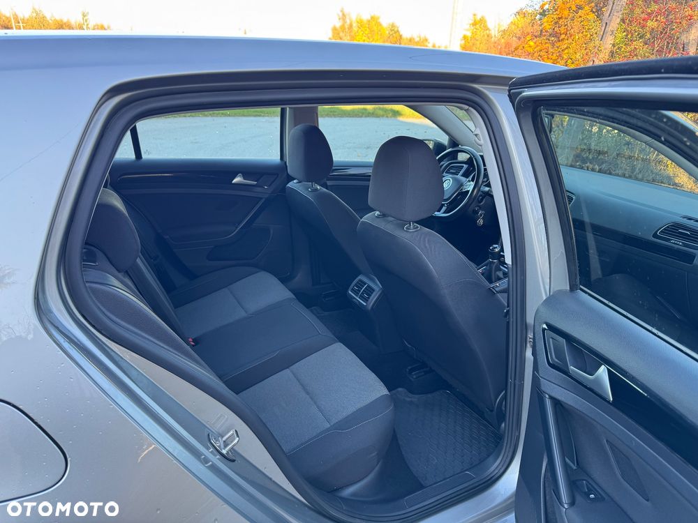 Volkswagen Golf - 12