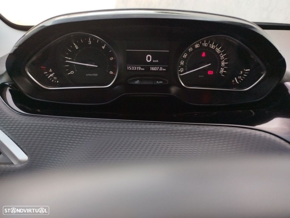 Peugeot 2008 1.6 BlueHDi Style - 7