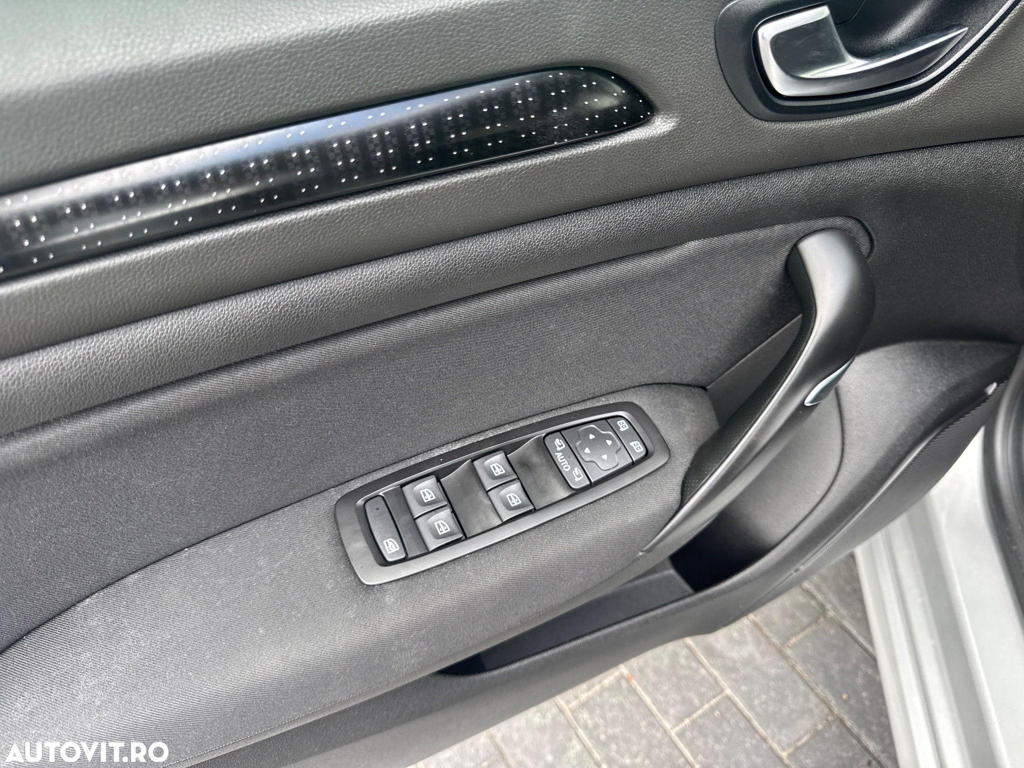 Renault Megane ENERGY dCi 110 EDC INTENS - 16