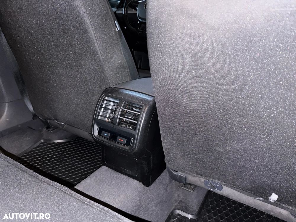 Volkswagen Passat - 29
