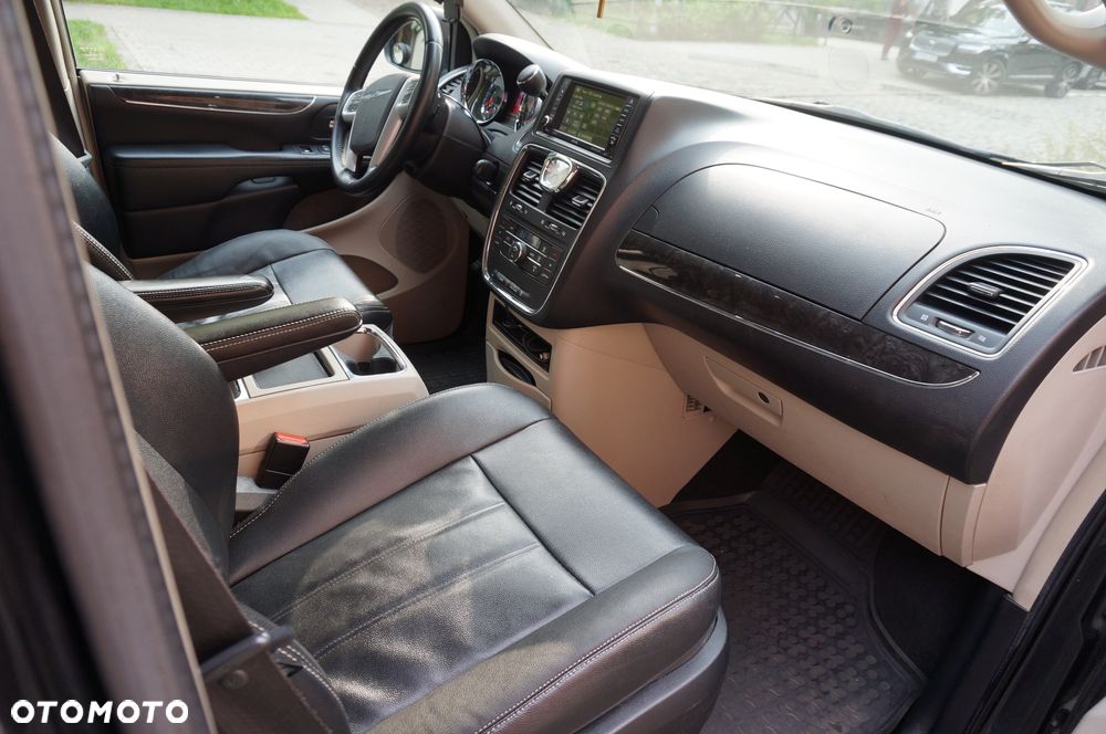 Chrysler Town & Country 3.6 Touring - 13
