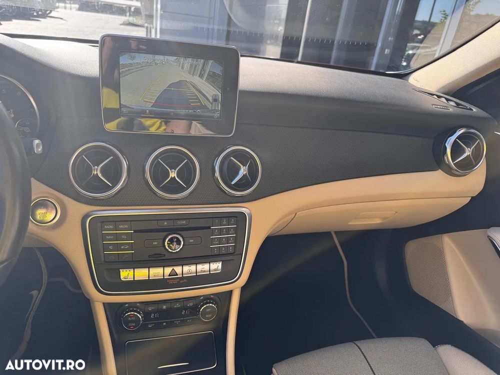 Mercedes-Benz GLA - 7
