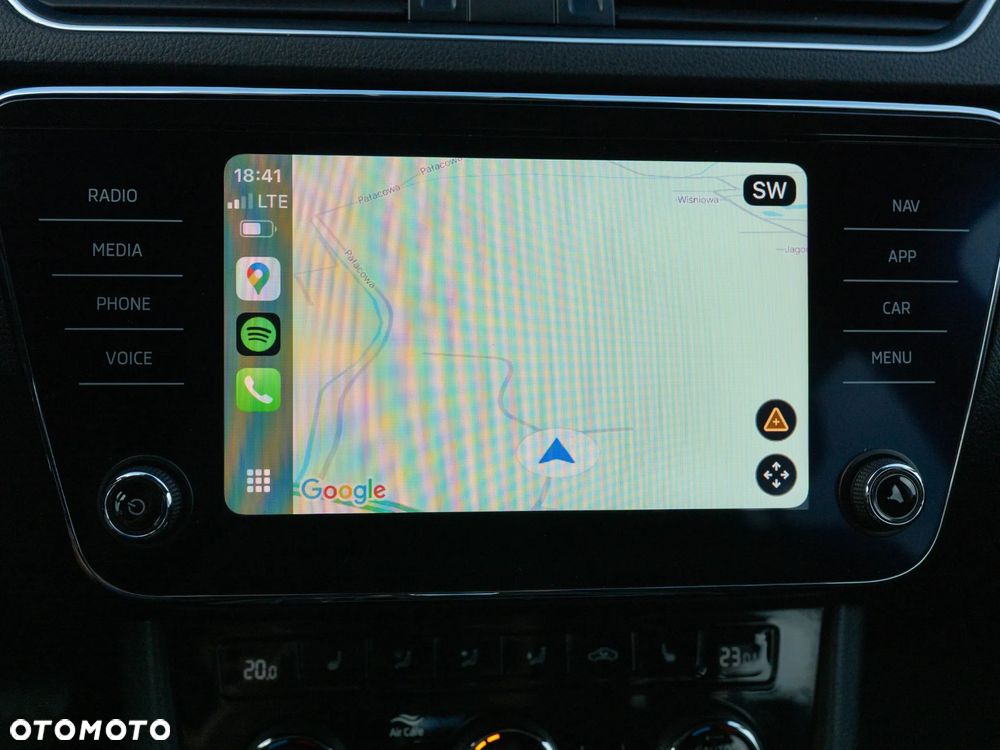 Skoda Superb 2.0 TDI SCR Ambition DSG - 32