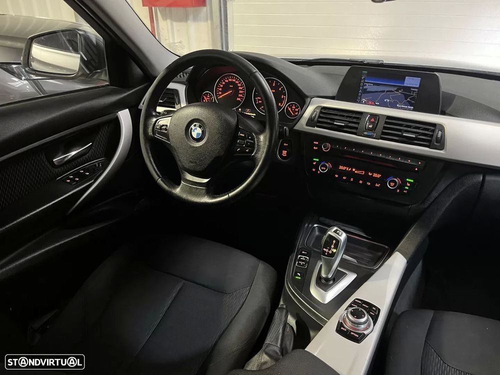 BMW 320 d Touring Auto Line Sport - 32