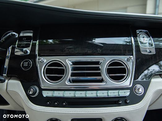 Rolls-Royce Wraith - 30