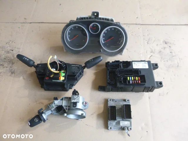ZESTAW STARTOWY STACYJKA KOMPUTER IMMOBILIZER LICZNIK OPEL CORSA D 1.2 16V - 11