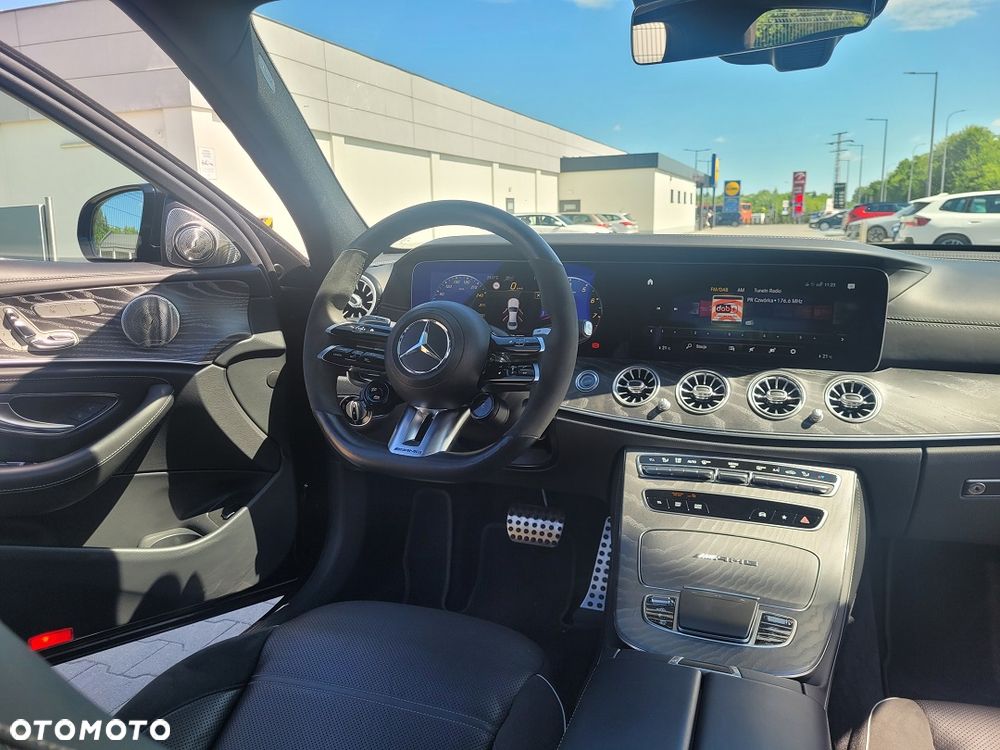 Mercedes-Benz Klasa E AMG 63 S 4Matic+ AMG Speedshift MCT-9G - 26