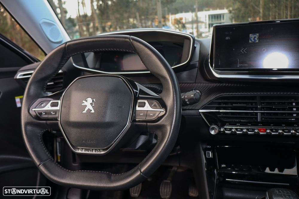 Peugeot 2008 1.2 PureTech Allure - 16