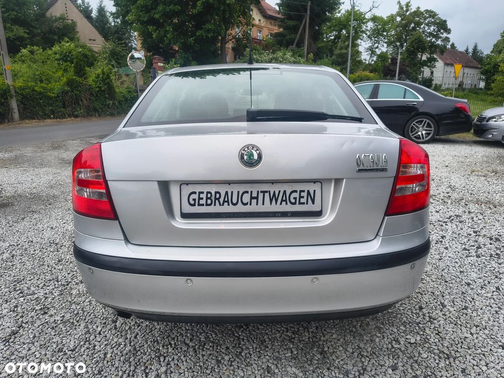 Skoda Octavia 1.6 FSI Elegance - 7