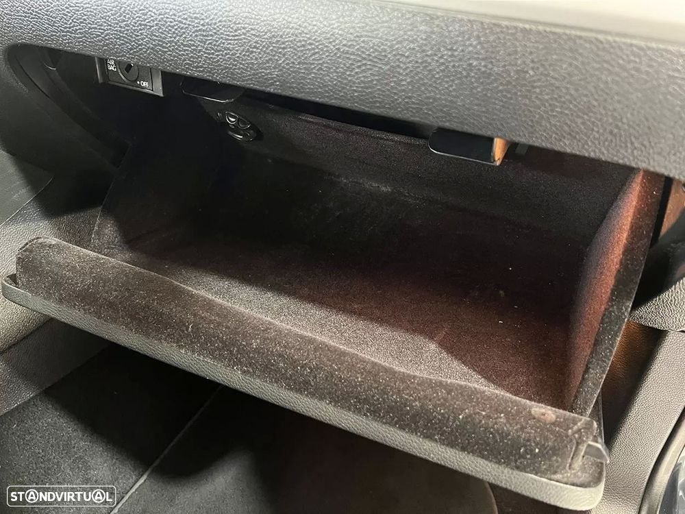 VW Golf 1.6 TDi Trendline BlueMotion - 13