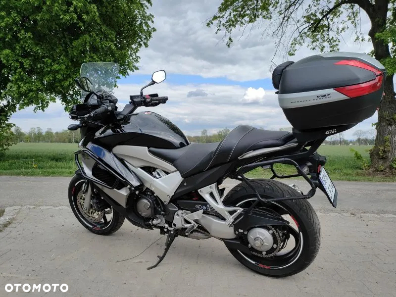 Honda VFR - 2