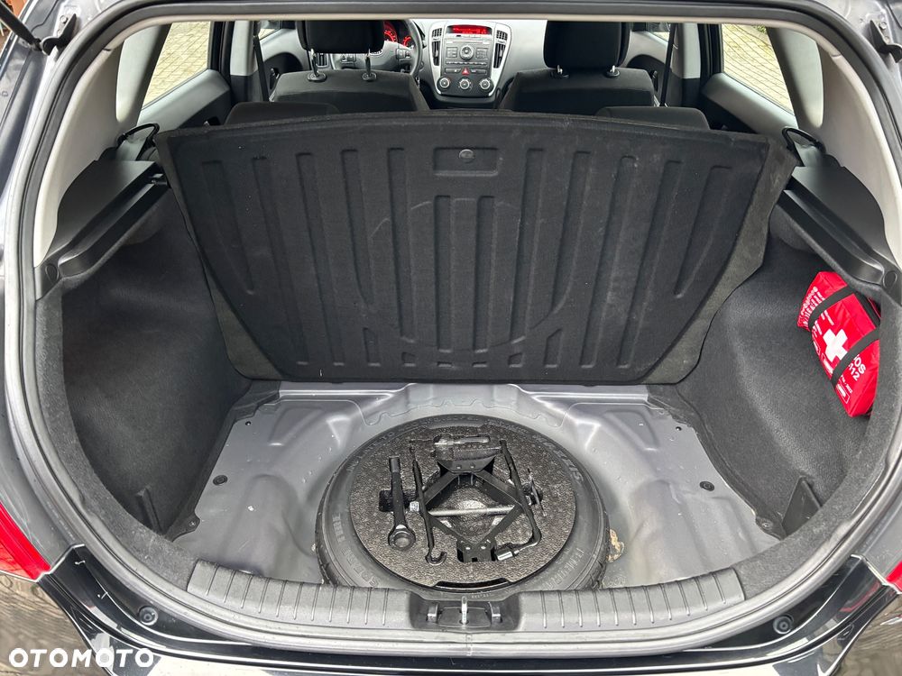 Kia Ceed - 29