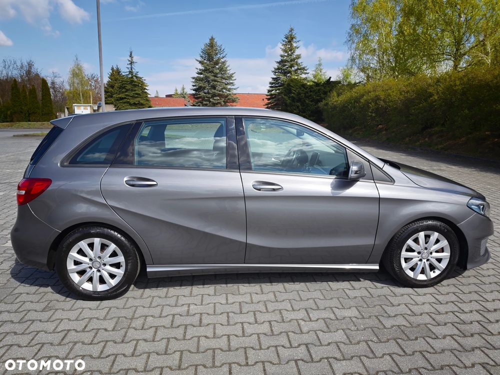 Mercedes-Benz Klasa B 180 BlueEFFICIENCY Edition - 11