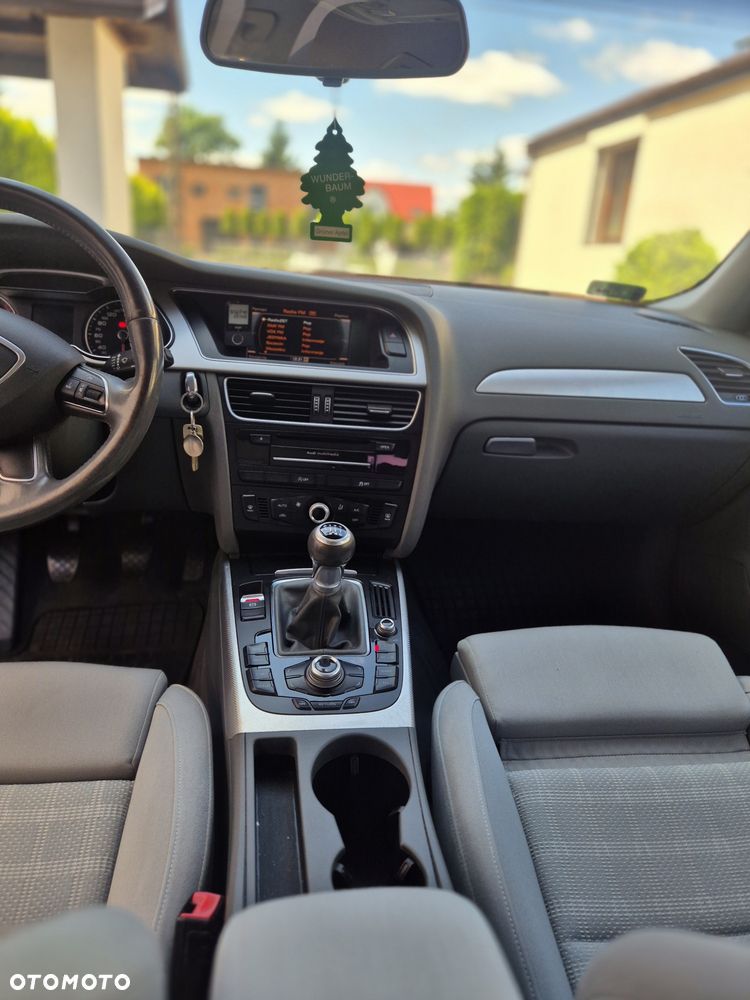 Audi A4 Limousine - 5
