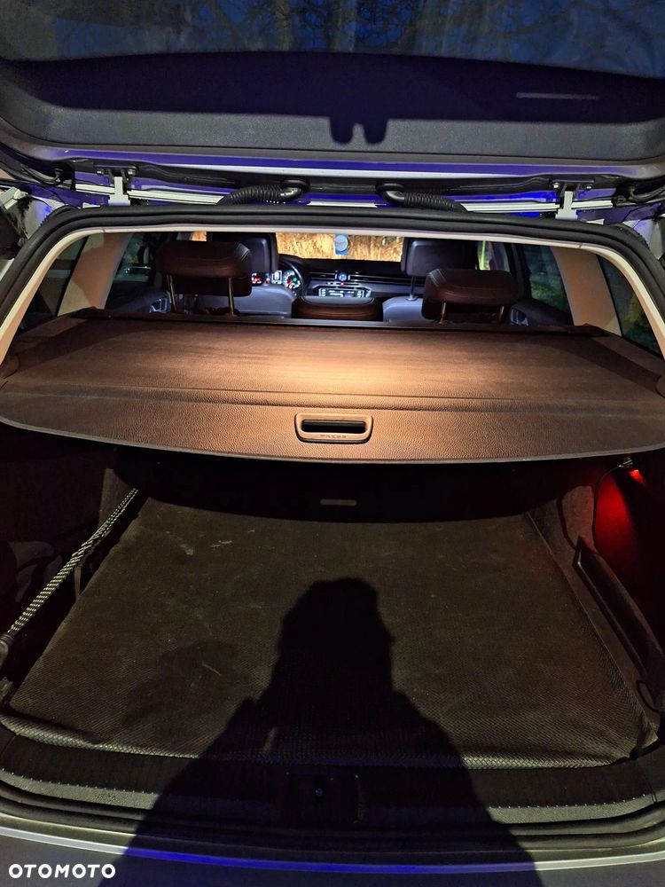 Volkswagen Passat - 12