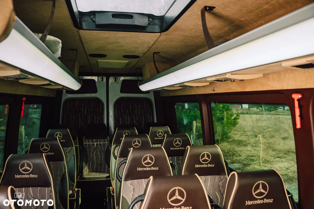 Mercedes-Benz 519 - 14