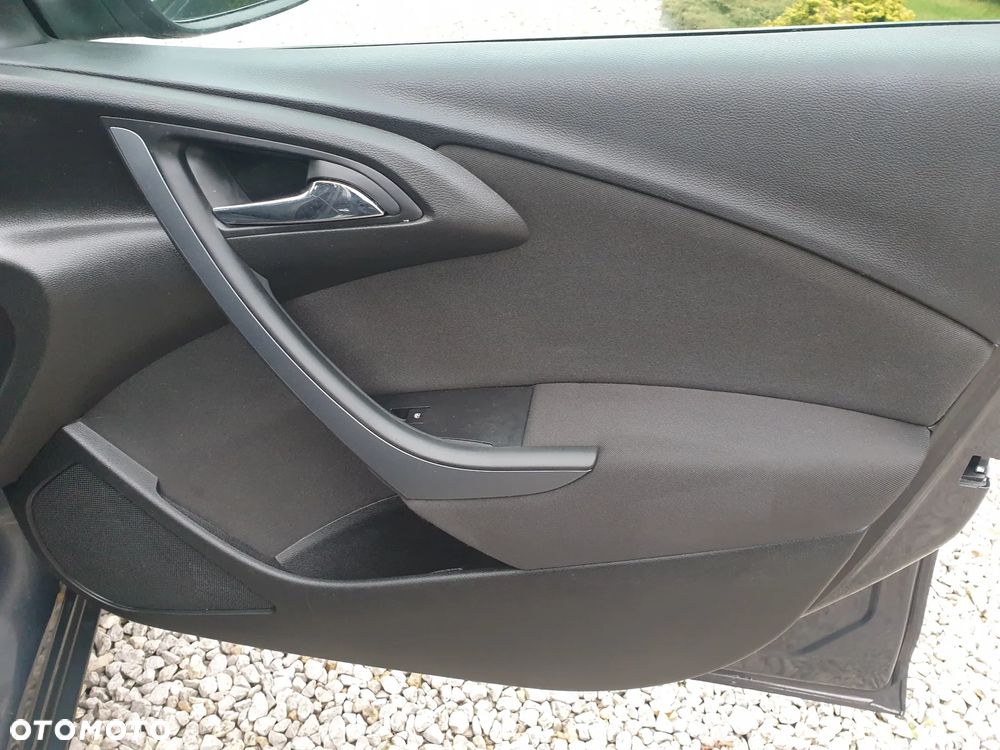 Opel Astra 1.4 Turbo 150 Jahre - 9