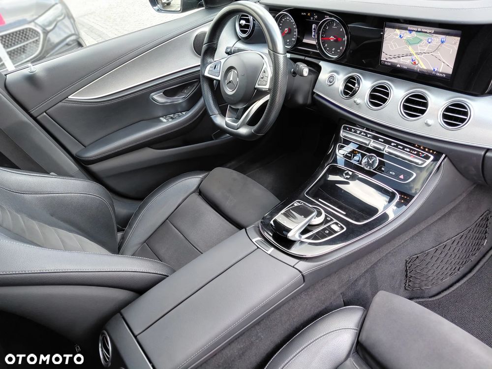 Mercedes-Benz Klasa E 220 d 4-Matic 9G-TRONIC - 17