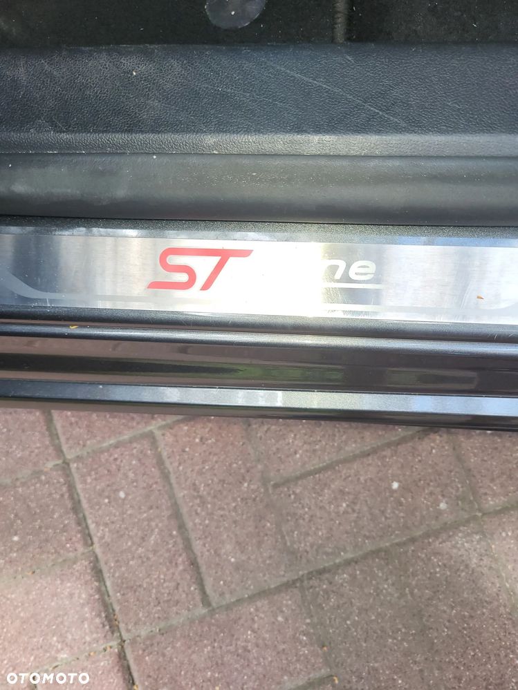 Ford Focus 1.5 EcoBlue Start-Stopp-System ST-LINE - 14
