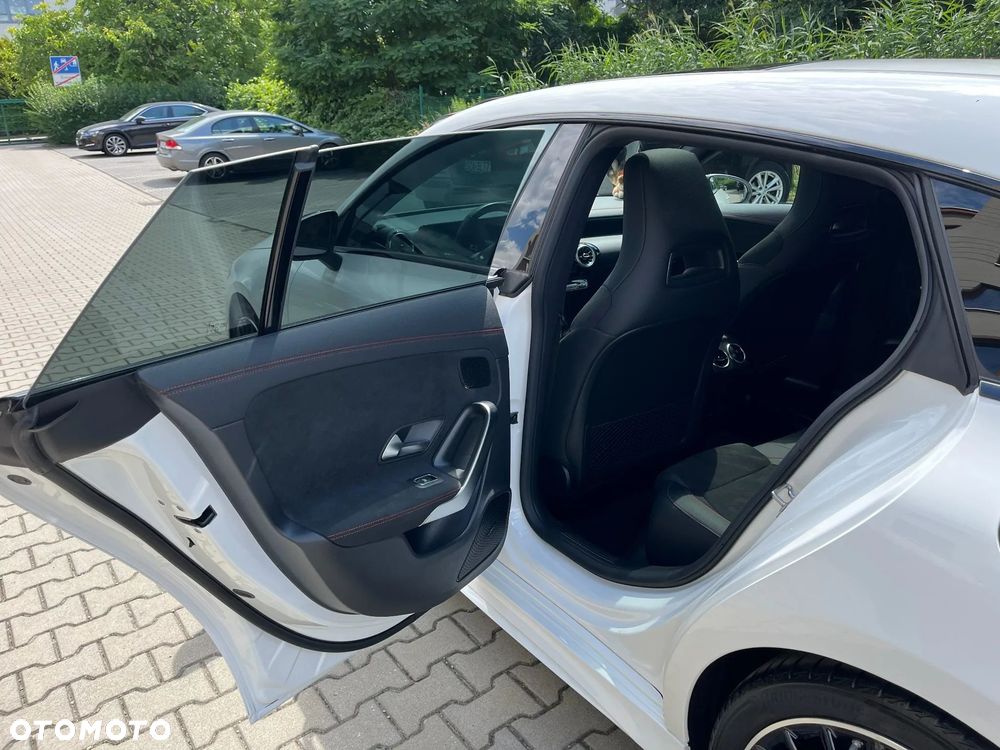 Mercedes-Benz CLA 200 mHEV AMG Line 7G-DCT - 12