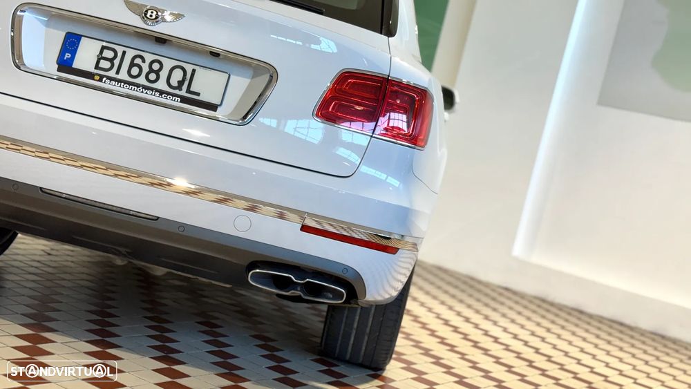 Bentley Bentayga V6 Hybrid - 5